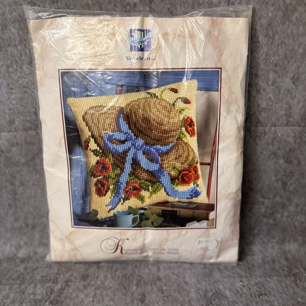 Vervaco Verachtert Hat Roses 450 Pillow Cover Cross Stitch Kit 16" X 16"